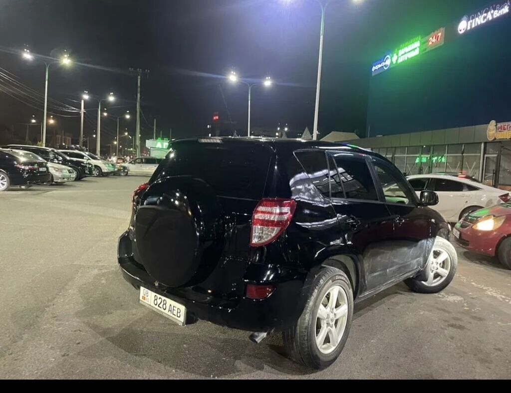 Toyota RAV4: 2008 г., 2 л, Автомат, Бензин, Кроссовер: фото 4