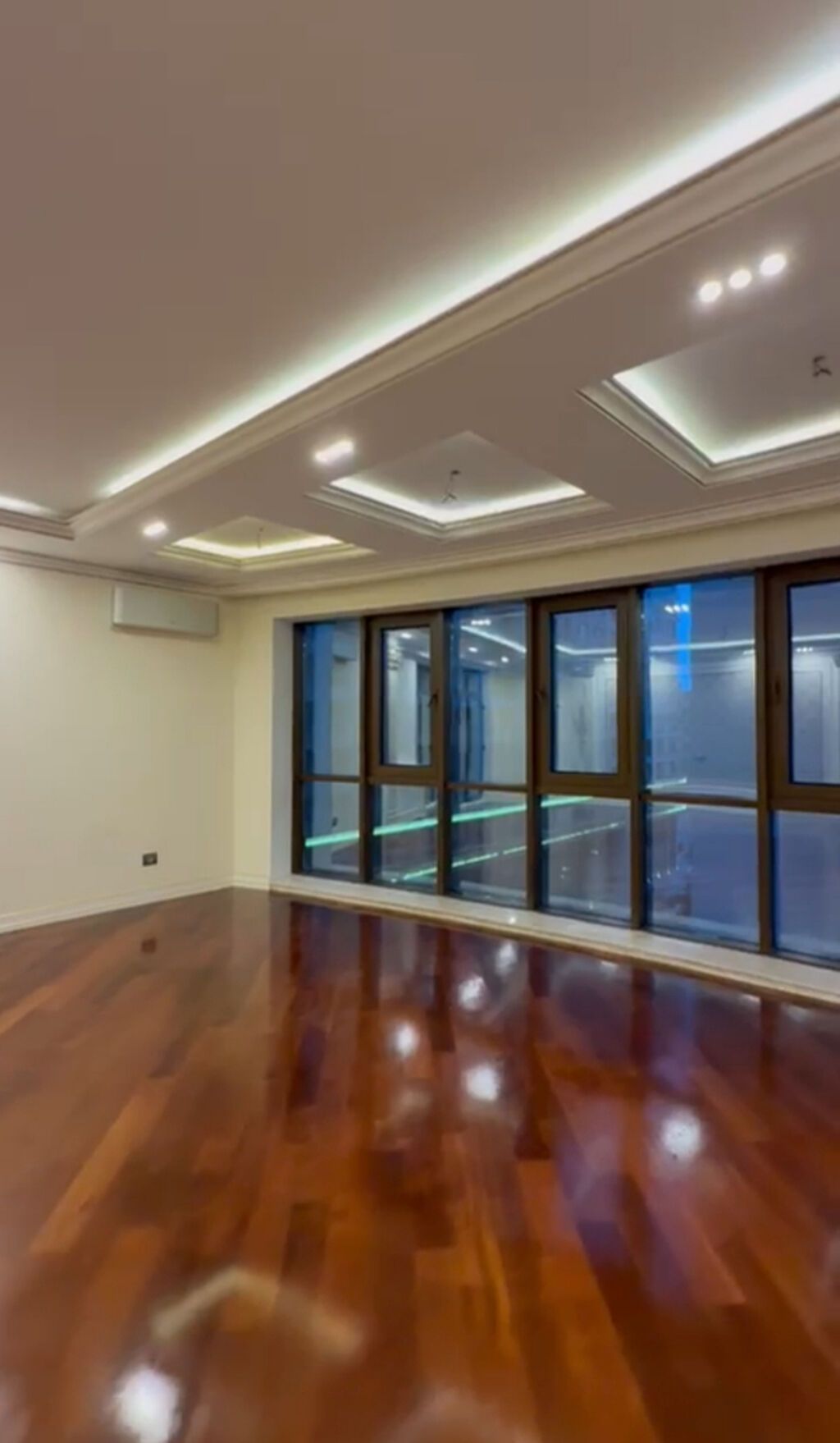 3 otaqlı, Yeni tikili, 182 kv. m