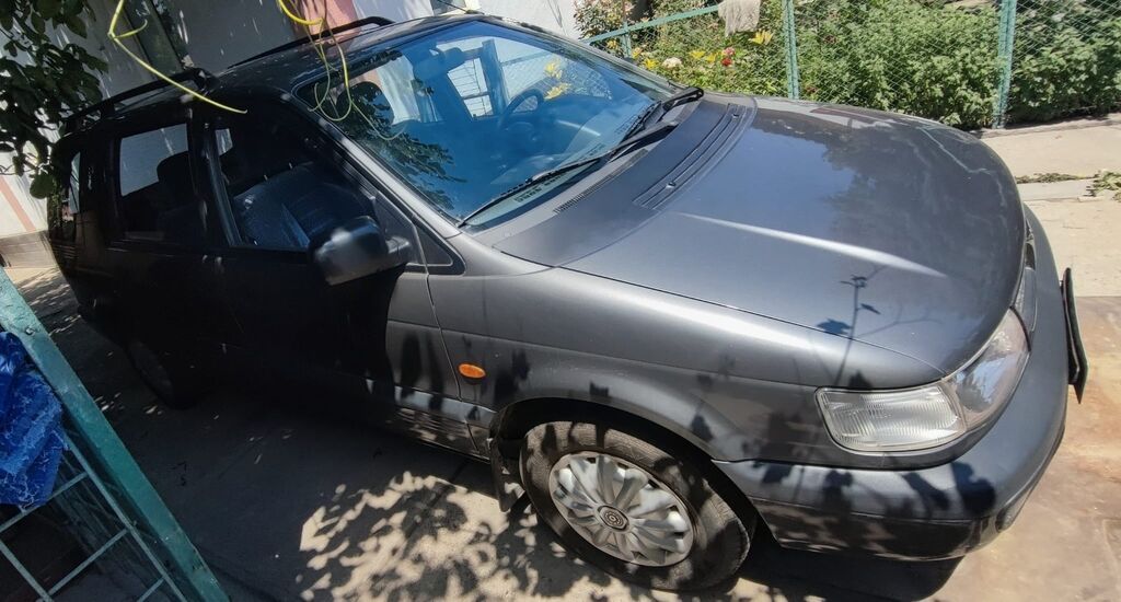 Mitsubishi Space Wagon: 1996 г., 2 л, Механика, Бензин, Минивэн: фото 3
