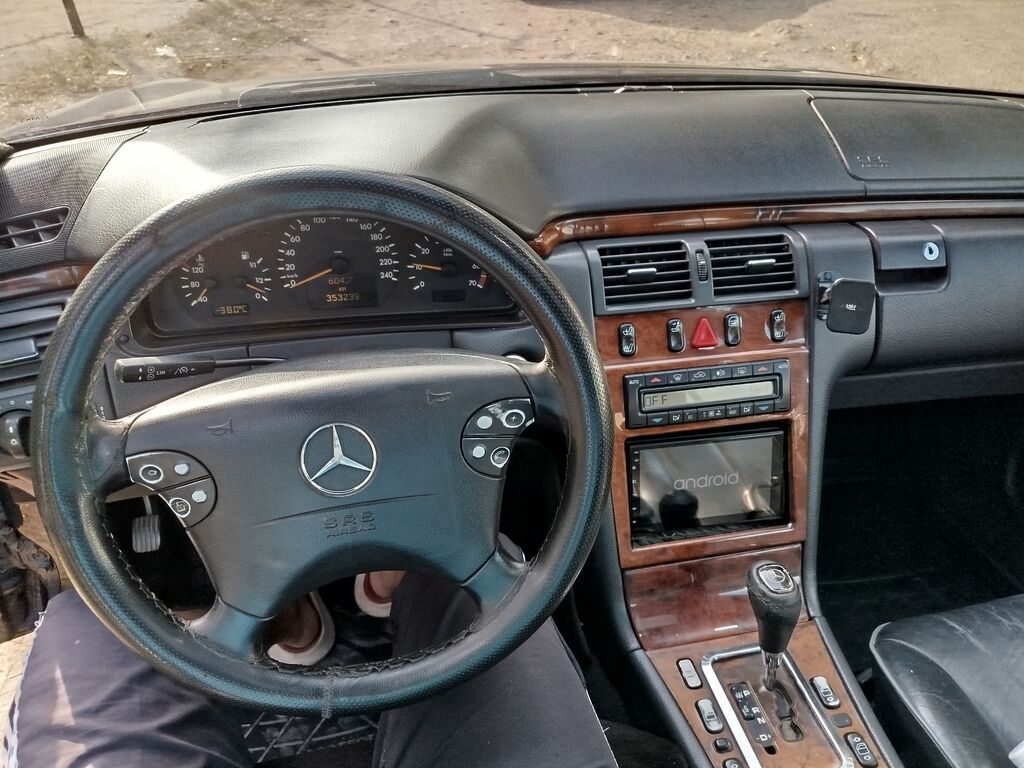 Mercedes-Benz E-Class: 1999 г., 2.4 л, Автомат, Газ, Седан: фото 8