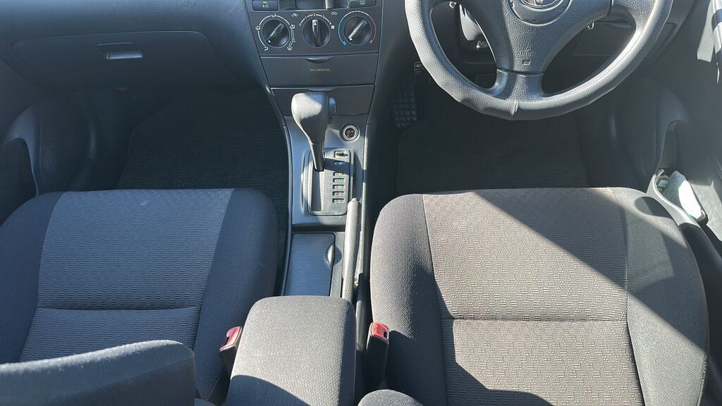 Toyota Allex: 2003 г., 1.5 л, Автомат, Бензин, Хэтчбэк: фото 5