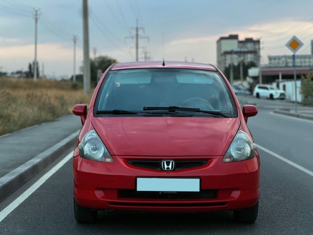 Honda Fit: 2002 г., 1.4 л, Механика, Бензин, Хэтчбэк: фото 2