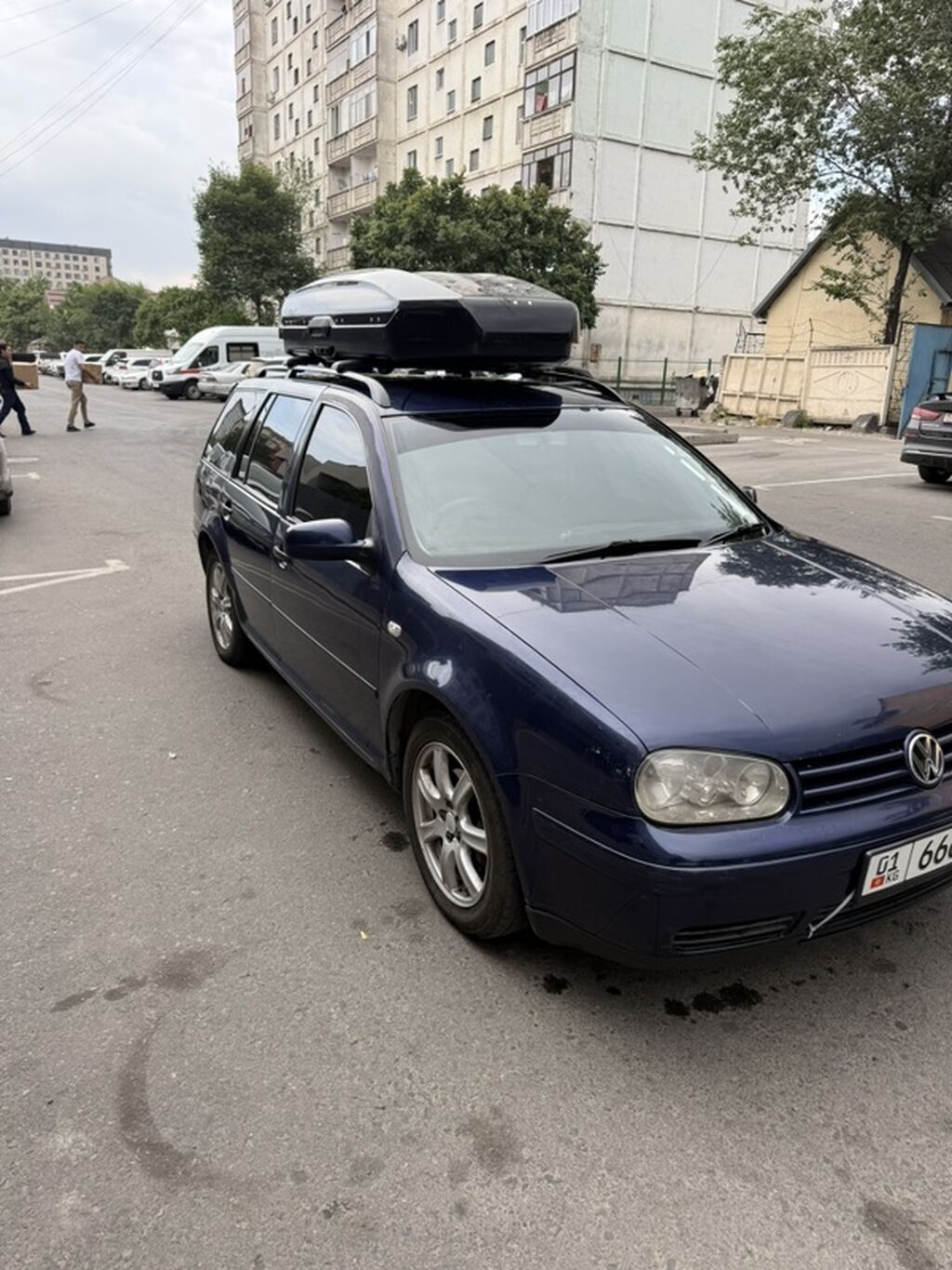 Volkswagen Golf Variant: 2001 г., 2 л, Автомат, Бензин, Универсал — фото 2
