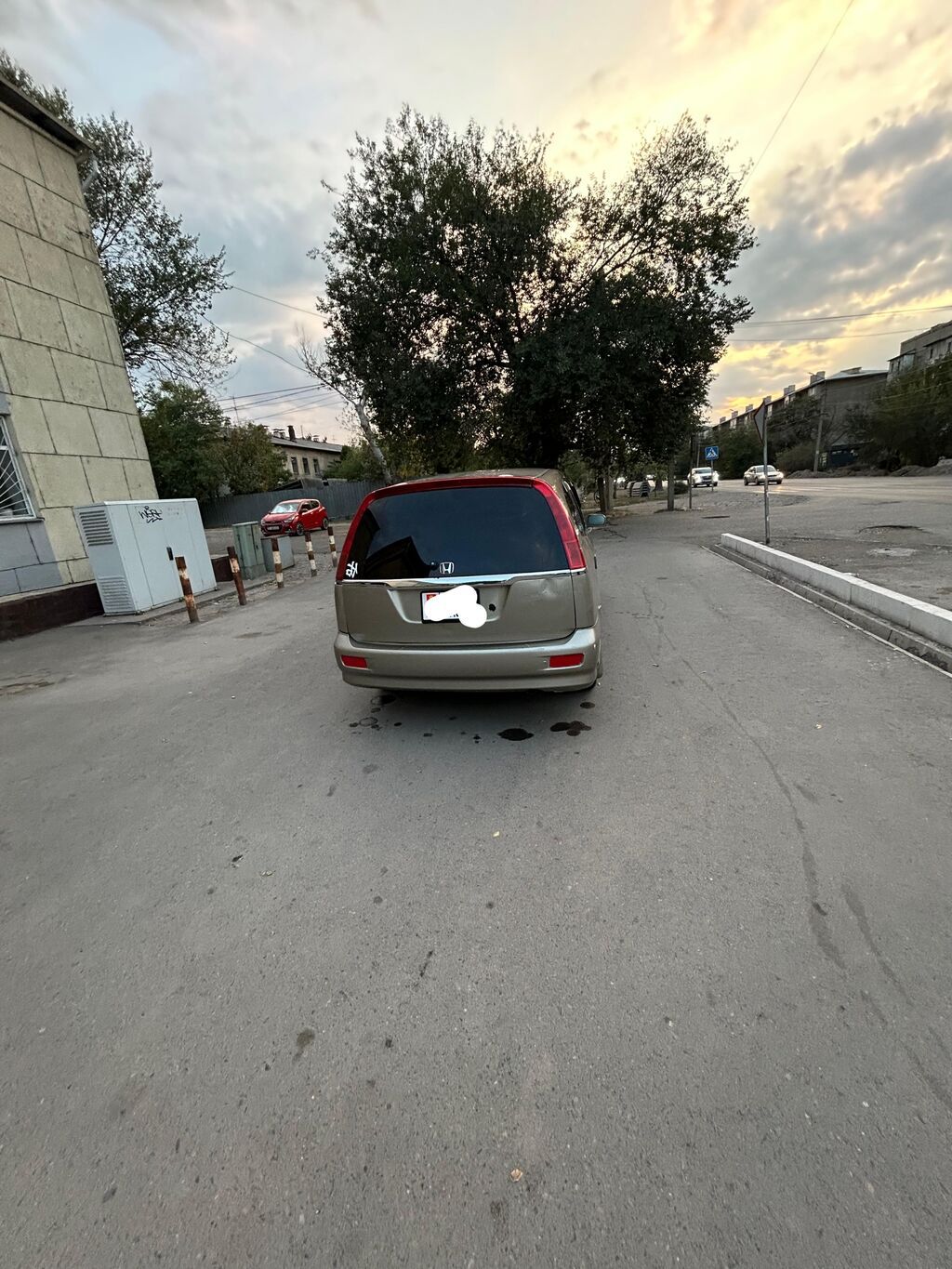 Honda Stream: 2001 г., 2 л, Автомат, Бензин, Минивэн: фото 4