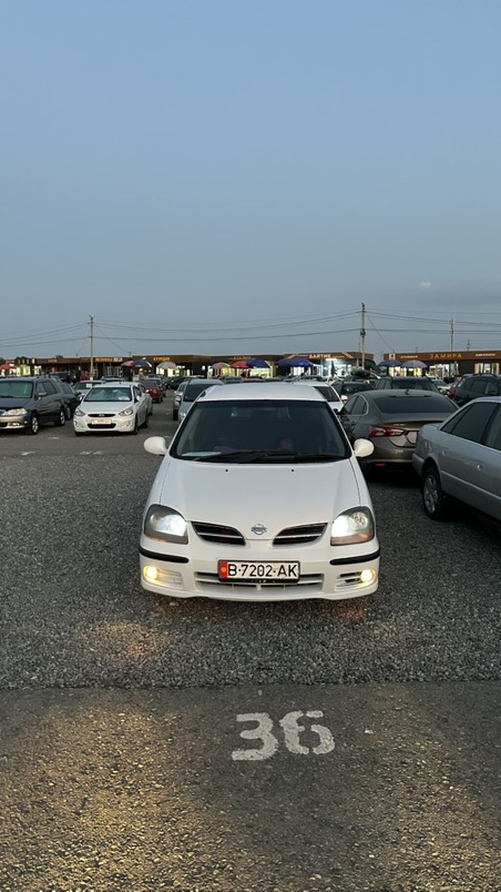 Nissan Almera Tino: 2001 г., 1.8 л, Автомат, Бензин, Хэтчбэк: фото 3