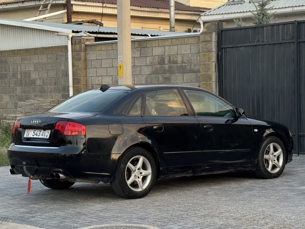 Audi A4: 2004 г., 3.5 л, Механика, Бензин, Седан: фото 6