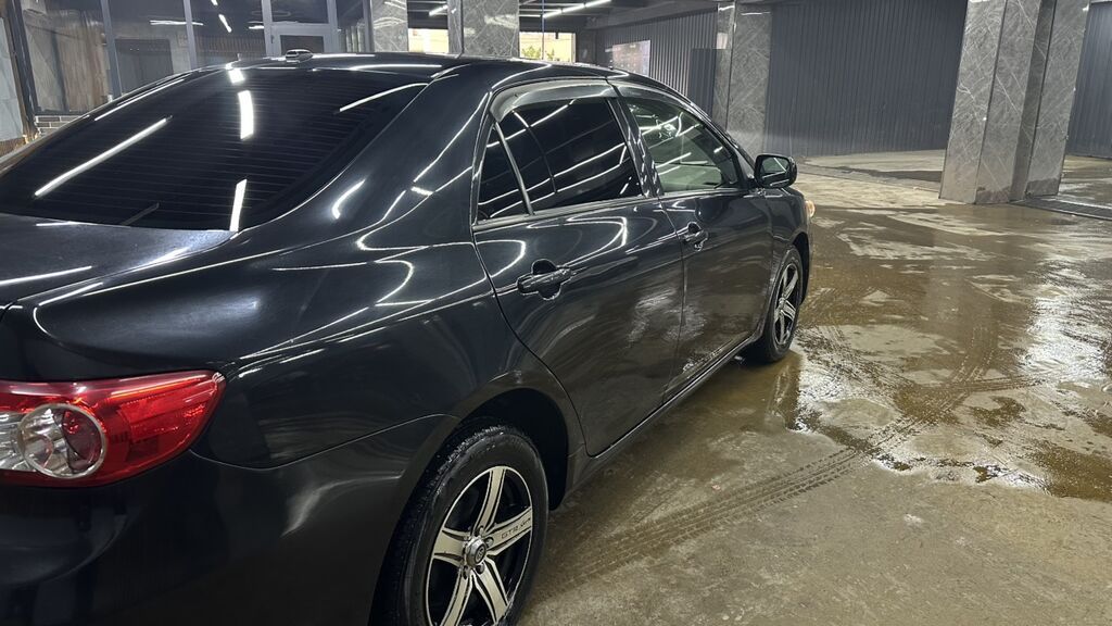 Toyota Corolla: 2011 г., 1.8 л, Автомат, Бензин, Седан: фото 3