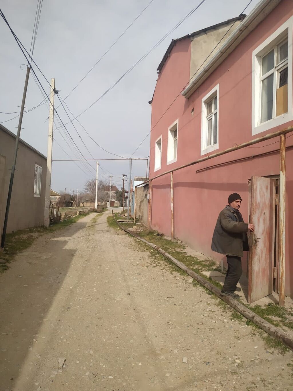 Sumqayıt, 90 kv. m, 4 otaqlı, Hovuzsuz, Qaz, İşıq, Su
