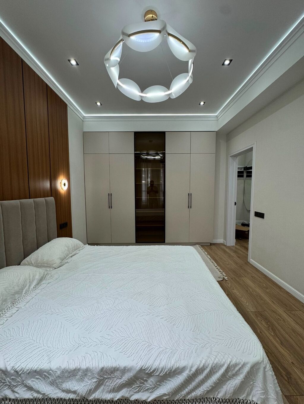 3 комнаты, 77 м², Асанбай мкр 11 этаж, Дизайнерский ремонт: фото 3