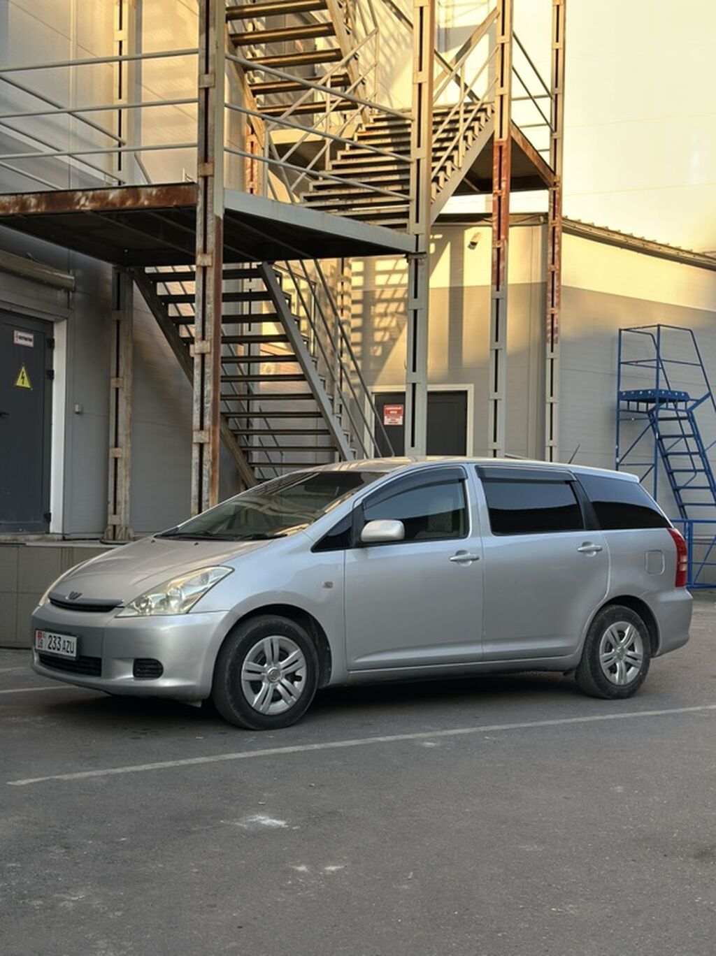 Toyota WISH: 2003 г., 1.8 л, Автомат, Бензин, Минивэн: фото 8