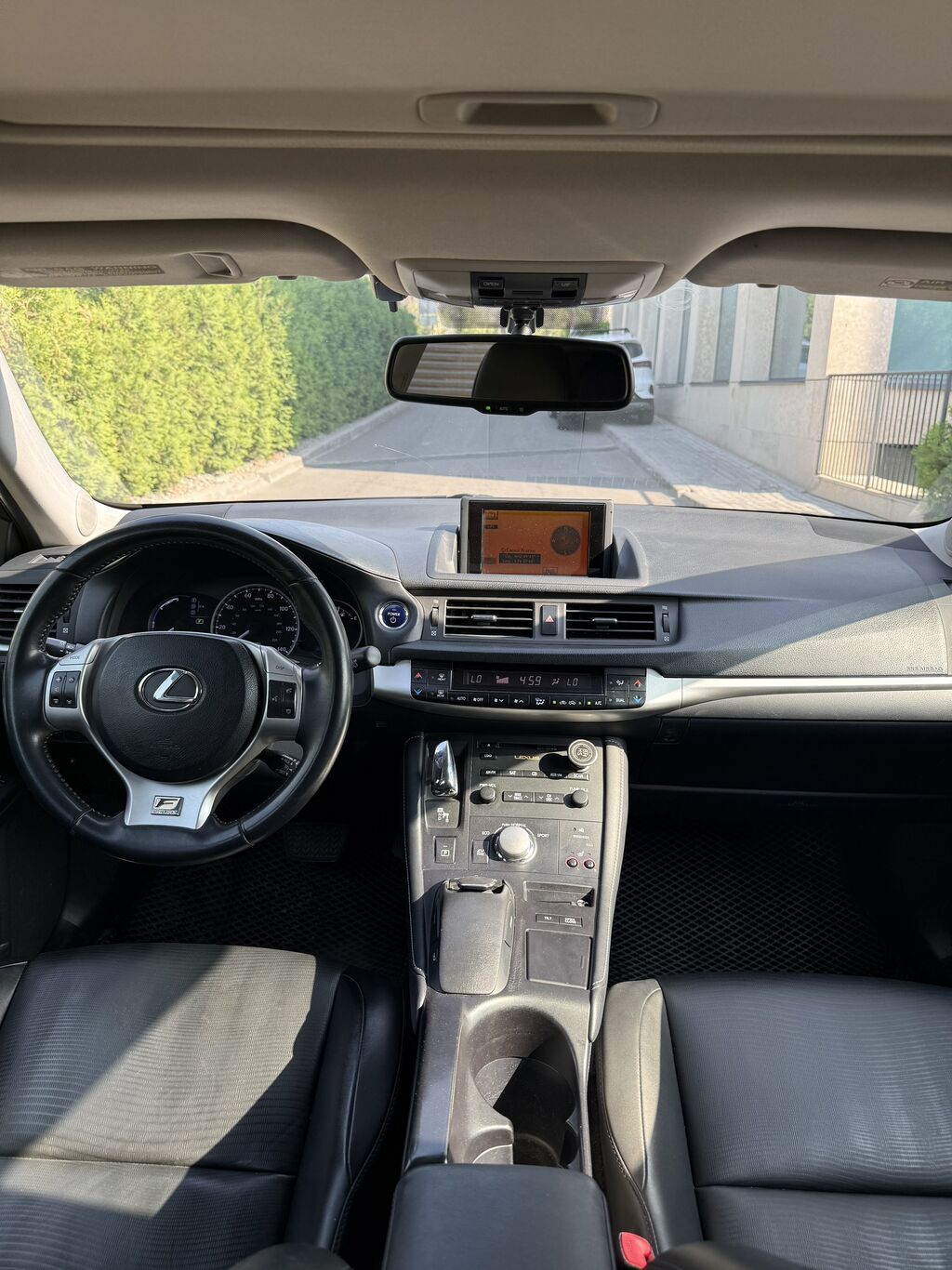 Lexus CT: 2012 г., 1.8 л, Автомат, Гибрид, Хэтчбэк: фото 6