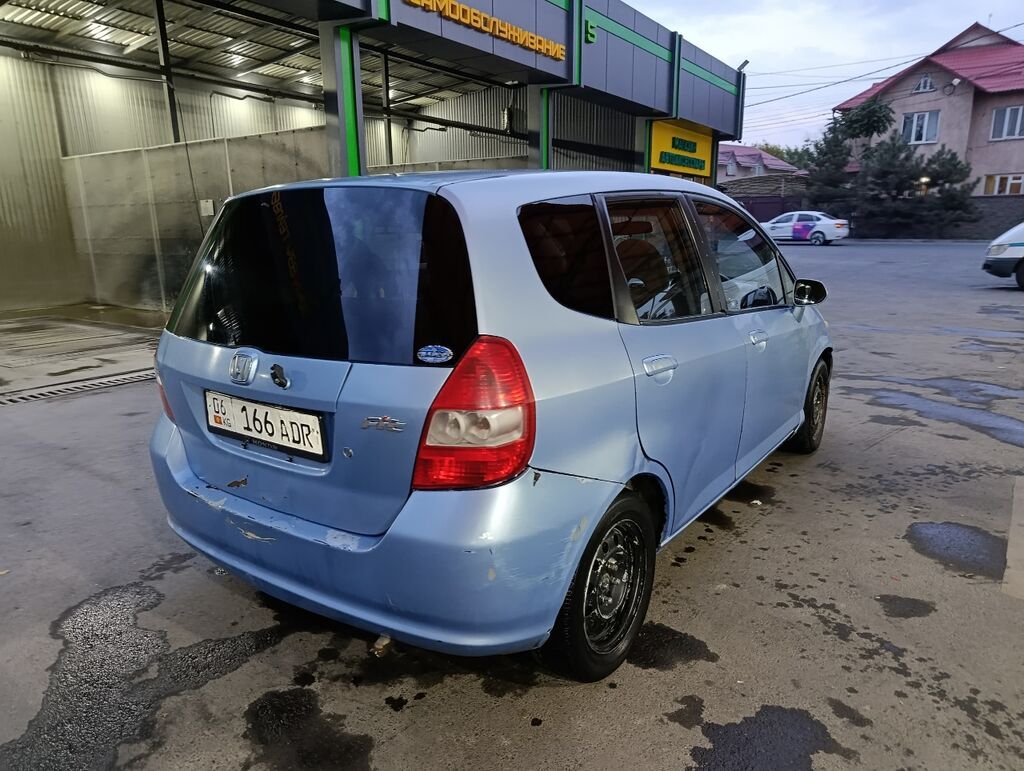 Honda Fit: 2003 г., Бензин, Хэтчбэк: фото 4
