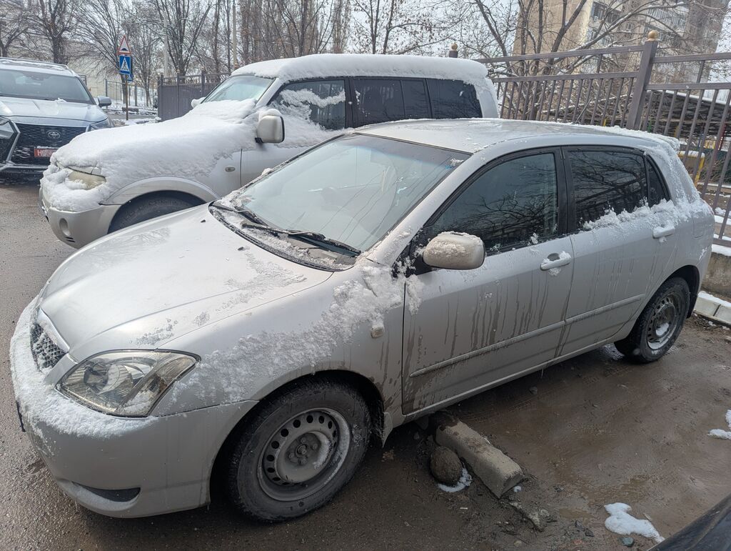 Toyota Corolla: 2003 г., 1.5 л, Автомат, Бензин, Хэтчбэк: фото 3