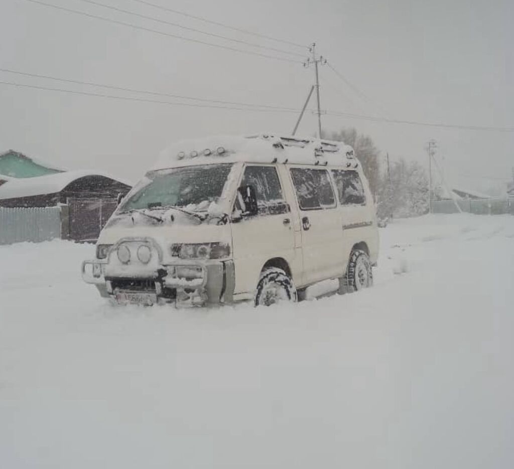 Mitsubishi L300: 1996 г., Механика, Дизель, Внедорожник: фото 4