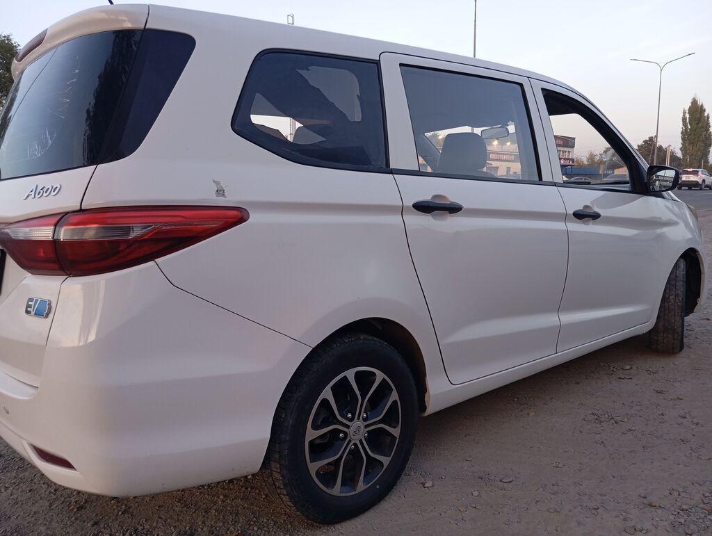 Changan Auchan A600 EV: 2022 г., 2 л, Автомат, Электромобиль, Минивэн: фото 4