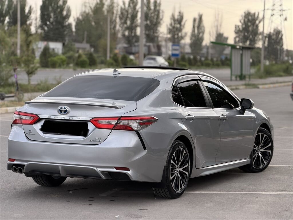 Toyota Camry: 2019 г., 2.5 л, Вариатор, Гибрид, Седан: фото 3