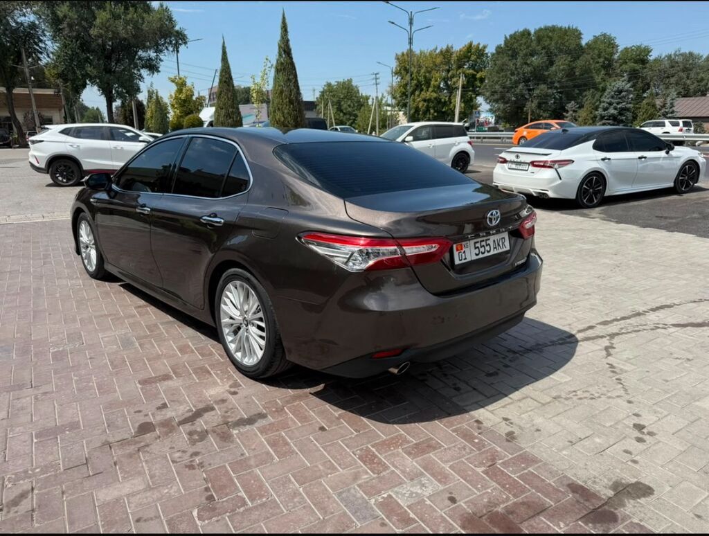 Toyota Camry: 2019 г., 2.5 л, Автомат, Гибрид, Седан: фото 4