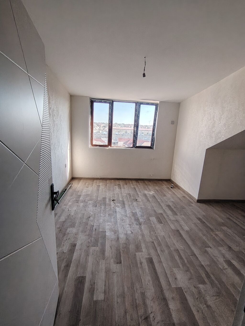 Satılır: mansard tipli 2 otaqlı mənzil - Planlaşdırma: giriş dəhlizi