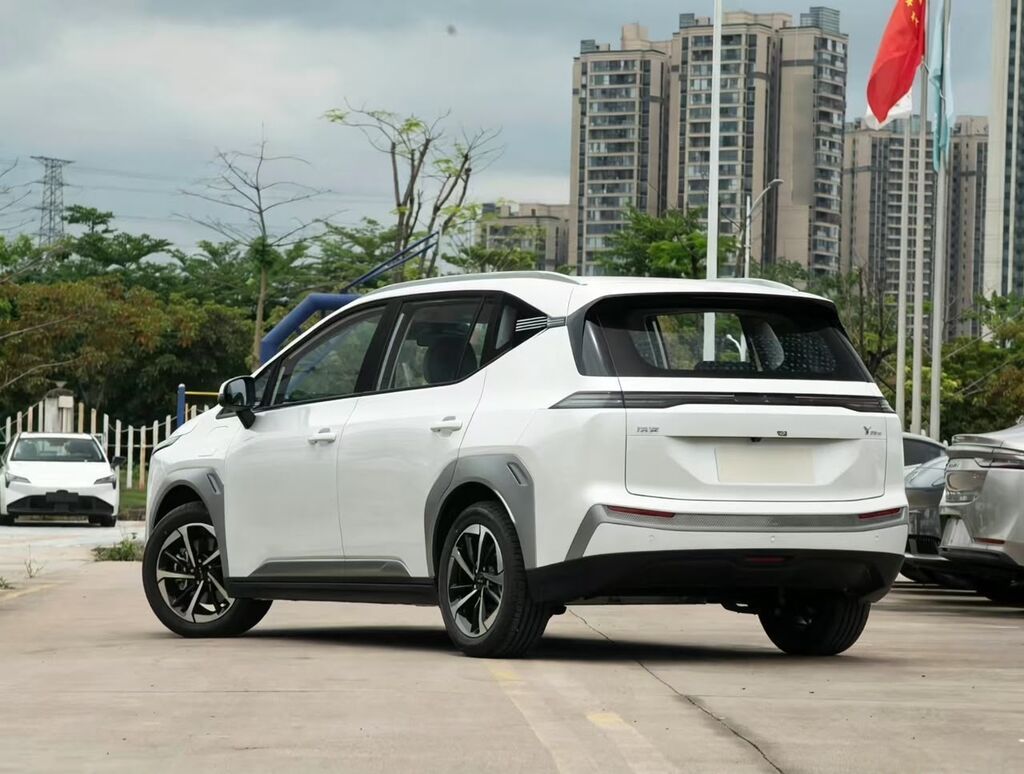 Электромобиль GAC Aion Y (кроссовер/MPV) Ключевые особенности: -: фото 3