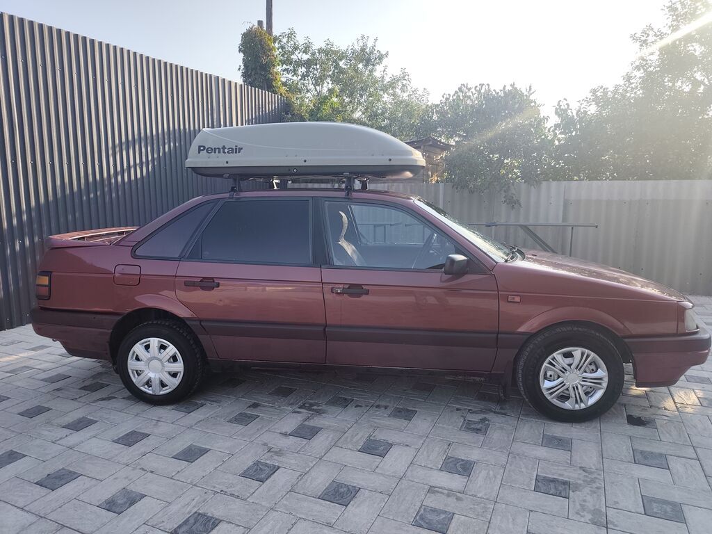Volkswagen Passat: 1988 г., 1.8 л, Механика, Газ, Седан: фото 4
