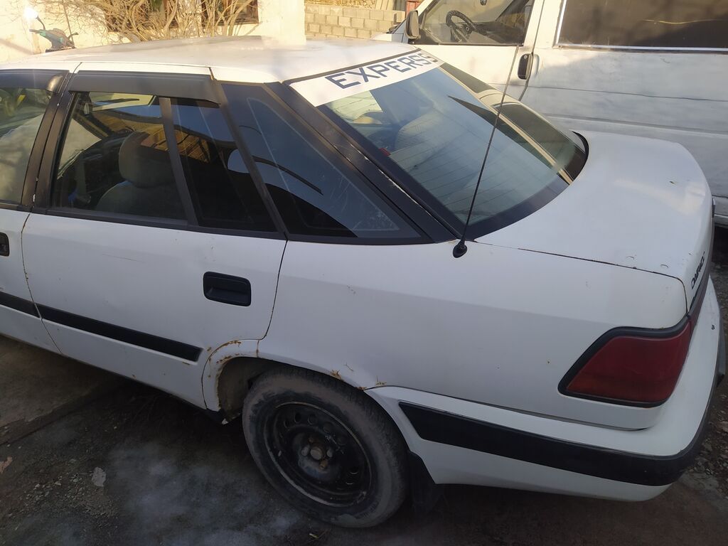 Daewoo Espero: 1995 г., 1.5 л, Механика, Бензин, Седан: фото 3