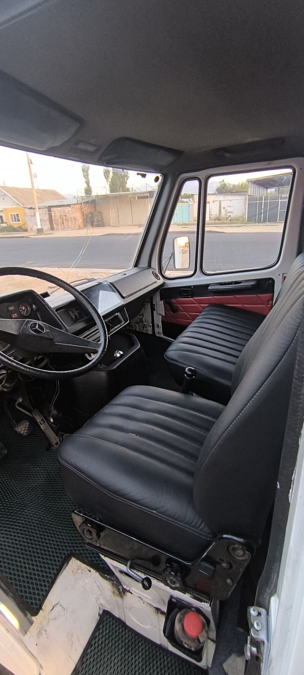 Mercedes-Benz T1: 1993 г., 2.9 л, Бус: фото 2