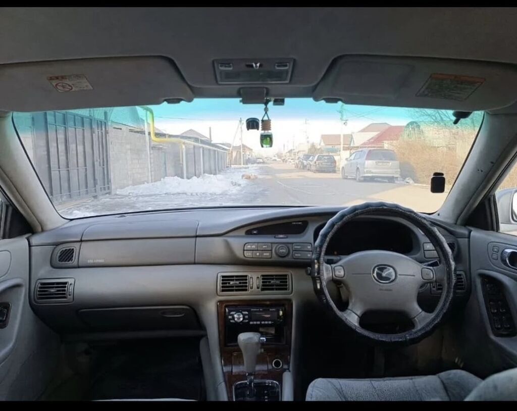 Mazda Millenia: 2000 г., 2 л, Автомат, Бензин, Седан: фото 4