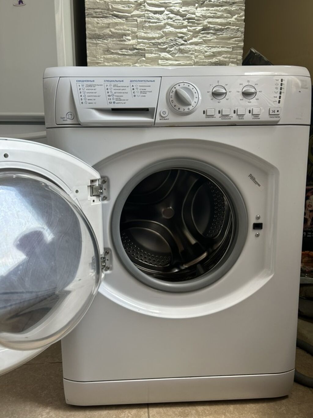 Стиральная машина Hotpoint-Ariston (фронтальная загрузка) Особенности: фото 5