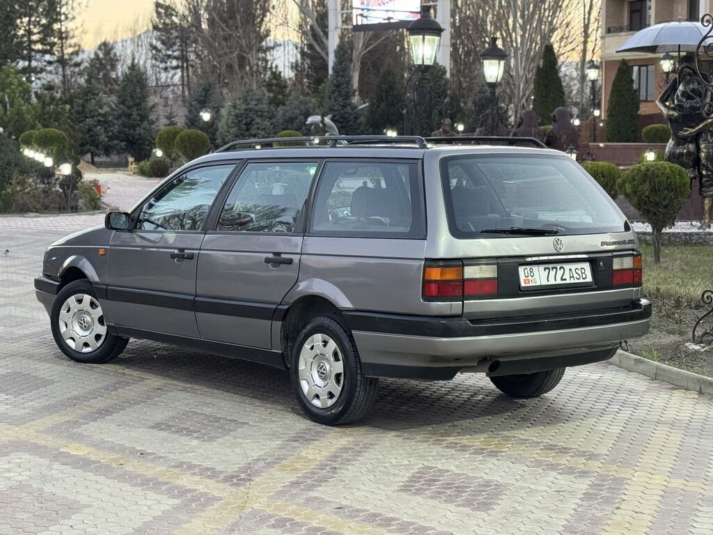 Volkswagen Passat: 1993 г., 1.8 л, Механика, Бензин, Универсал: фото 4