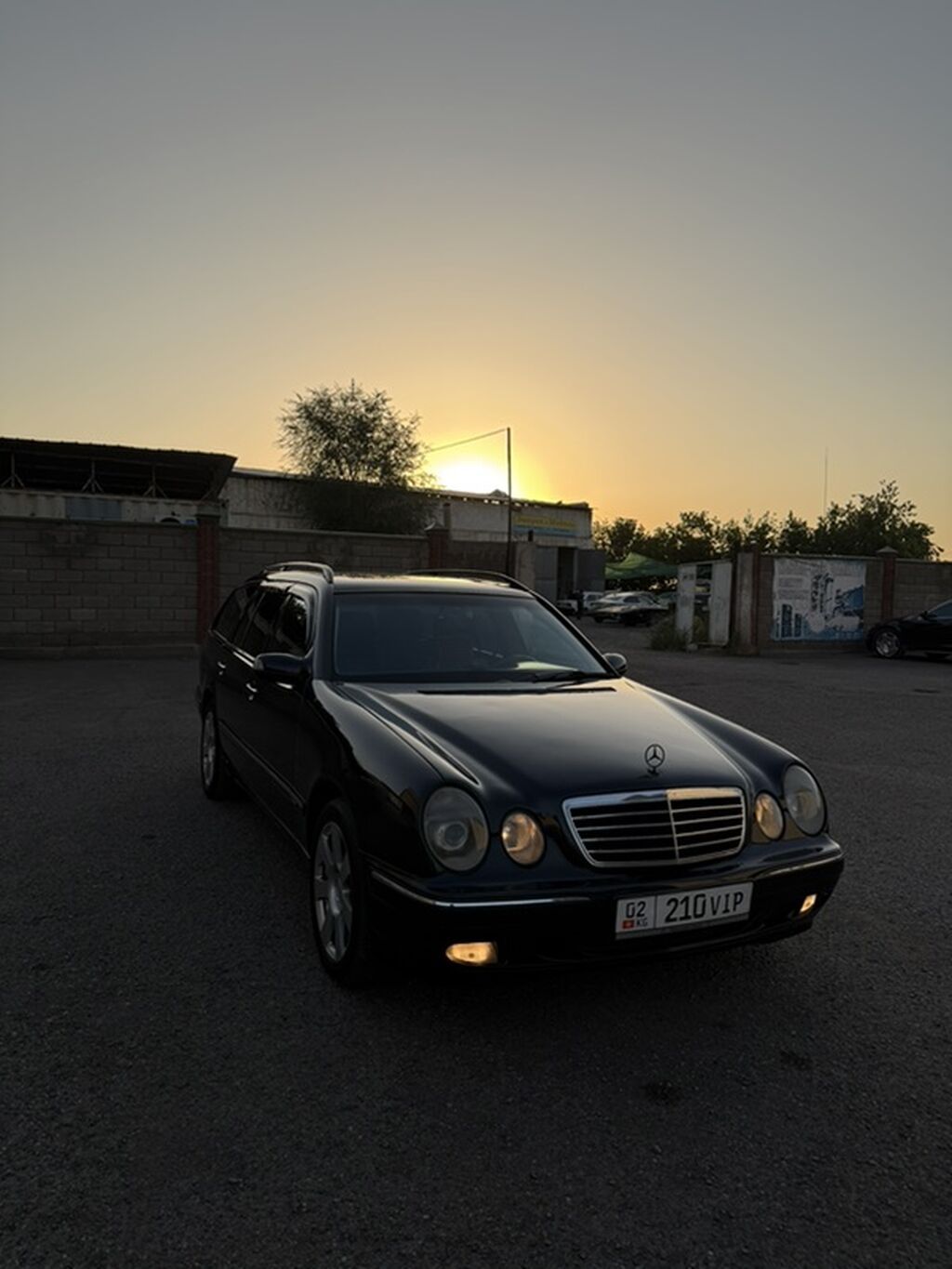 Mercedes-Benz E-Class: 2003 г., 4.3 л, Автомат, Газ, Универсал: фото 3