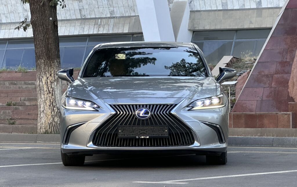 Lexus ES: 2019 г., 2.5 л, Вариатор, Гибрид, Седан: фото 2