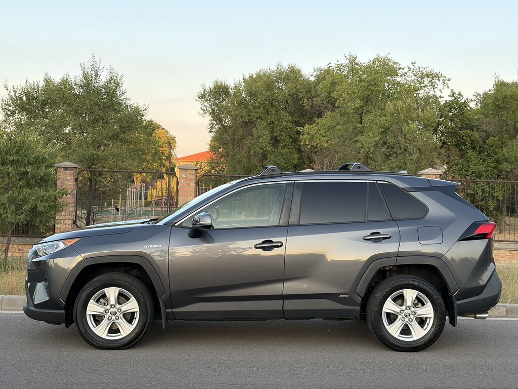 Toyota RAV4: 2020 г., 2.5 л, Автомат, Гибрид, Кроссовер: фото 7