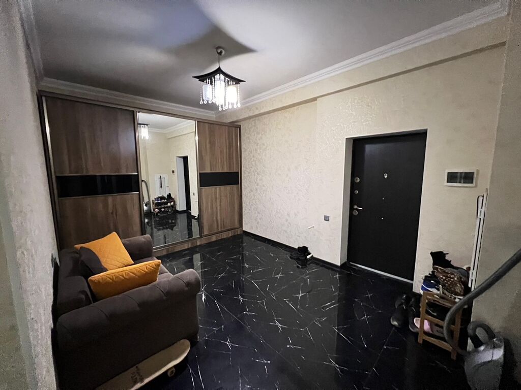 3 otaqlı, Yeni tikili, m. Elmlər Akademiyası, 147 kv. m