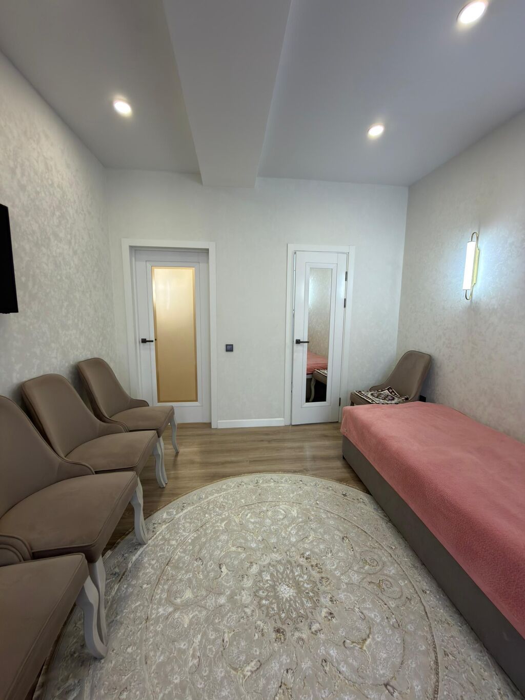 3 комнаты, 120 м², Золотой квадрат Элитка, 8 этаж, Дизайнерский ремонт: фото 8