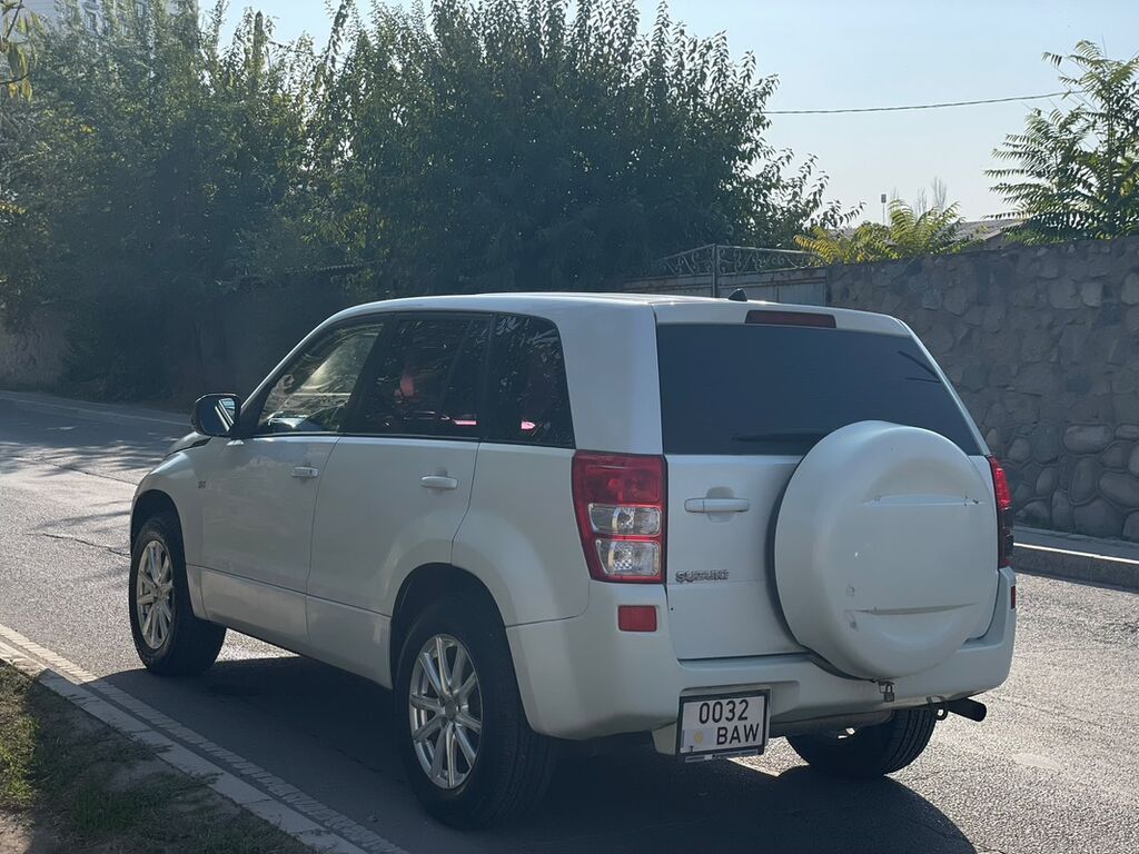 Suzuki Grand Vitara: 2008 г., 2.7 л, Автомат, Бензин, Кроссовер: фото 1