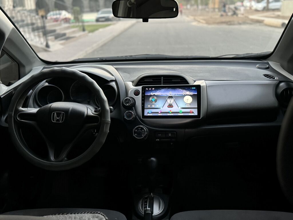 Honda Fit: 2009 г., 1.5 л, Автомат, Бензин, Хэтчбэк: фото 7