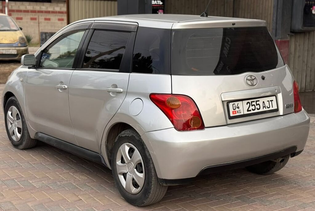 Toyota Ist: 2003 г., 1.3 л, Автомат, Бензин, Хэтчбэк: фото 5
