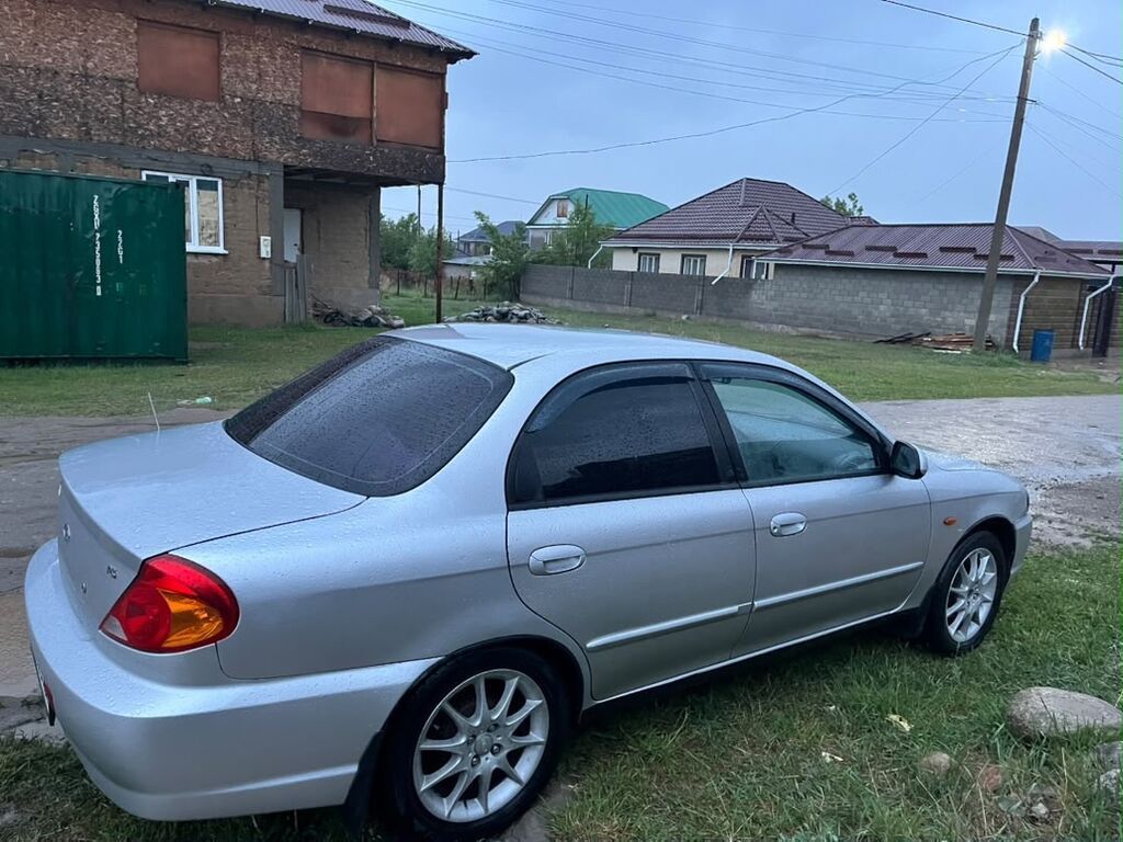 Kia Spectra: 2008 г., 1.6 л, Механика, Бензин, Седан: фото 3