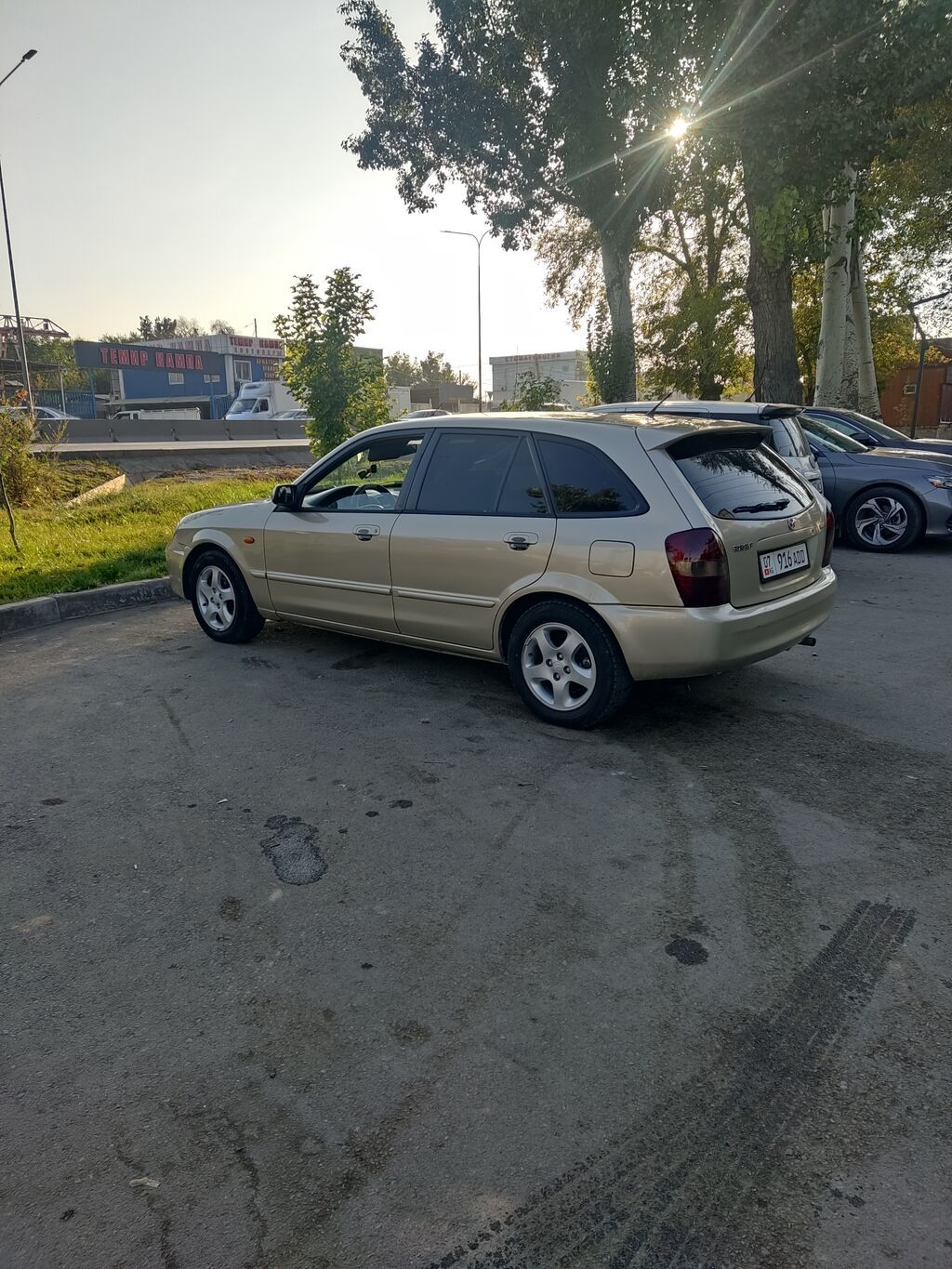 Mazda 323: 2002 г., 1.6 л, Механика, Бензин, Универсал: фото 3