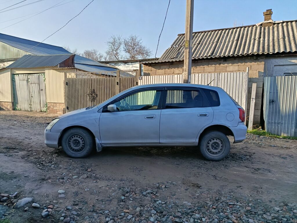 Honda Civic: 2002 г., 1.4 л, Бензин, Хэтчбэк: фото 3