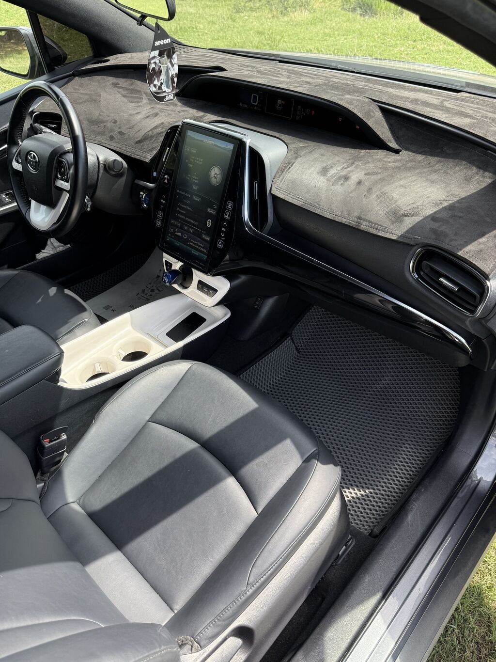 Toyota Prius: 2018 г., 1.8 л, Автомат, Гибрид, Лифтбек: фото 8