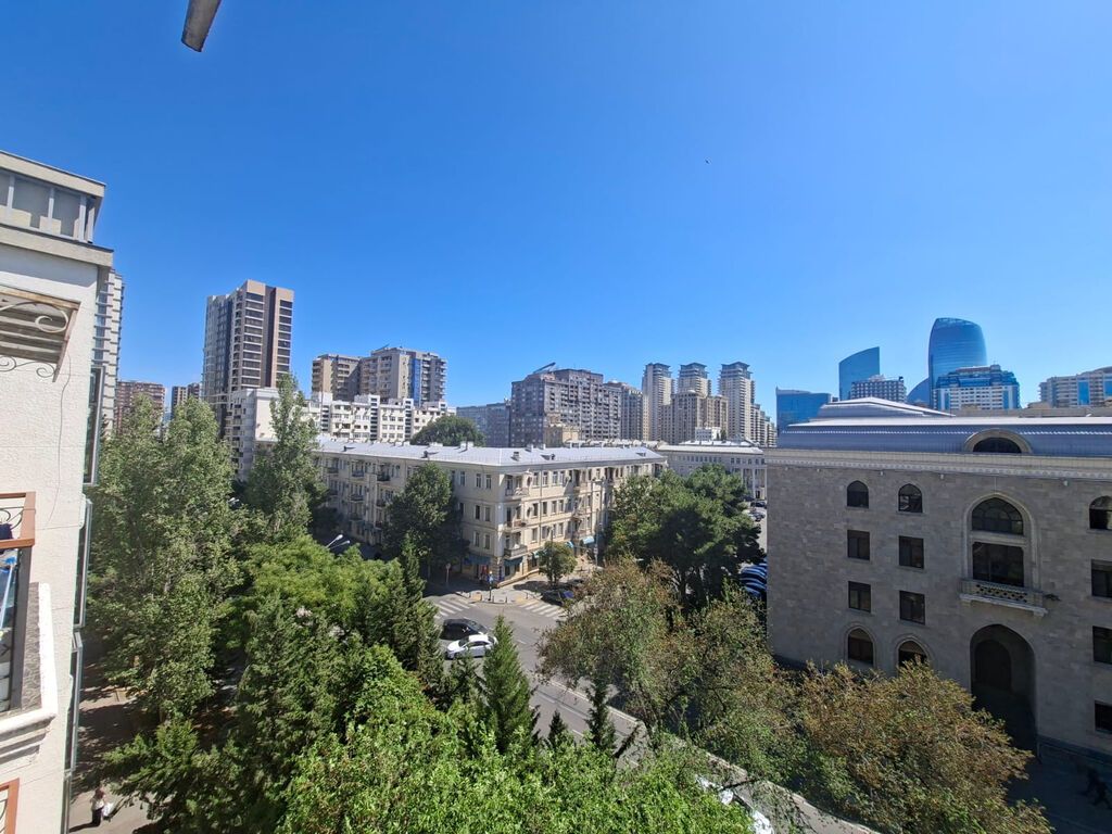 Bakı, 3 otaqlı, Köhnə tikili, 75 kv. m