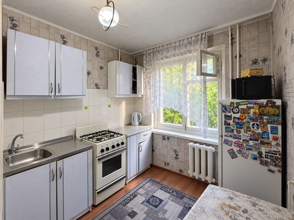 2 комнаты, 44 м², 8 мкр 104 серия, 2 этаж, Старый ремонт: фото 2