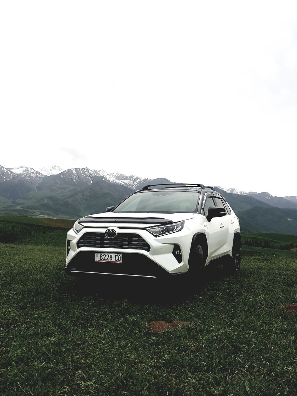 Toyota RAV4: 2019 г., 2.5 л, Гибрид, Кроссовер: фото 2