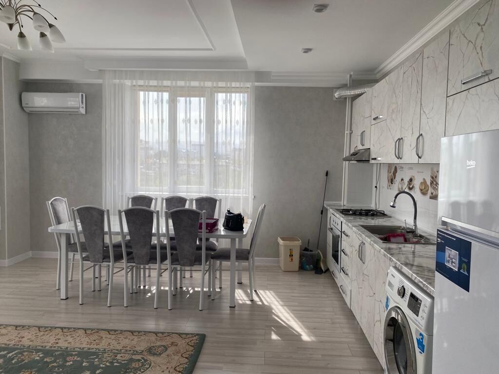 Сдается 2 ком кв район Азия молла Элитка Евроремонта 7 этаж из 9 72кв: фото 3