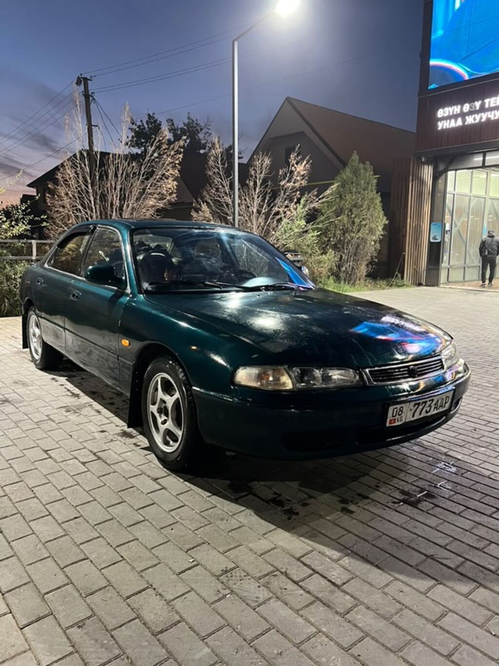 Mazda 626: 1994 г., 2 л, Механика, Седан: фото 4