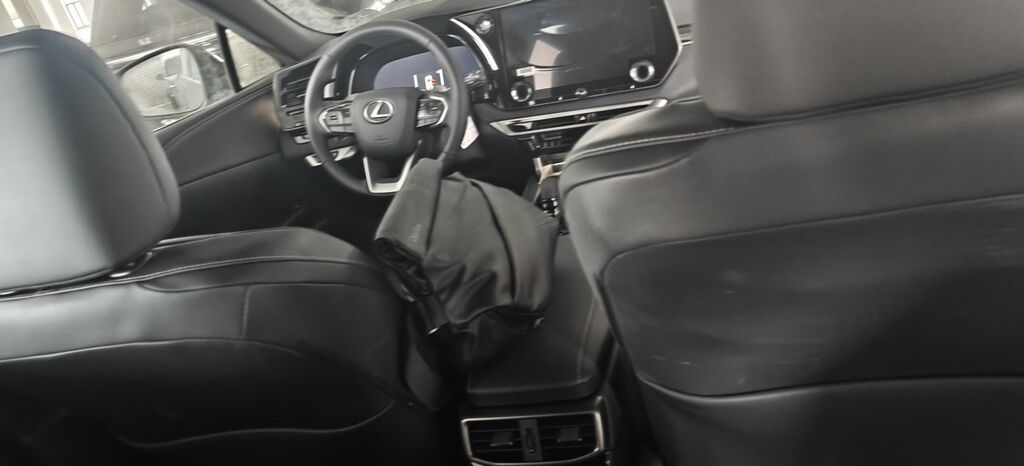 Lexus RX: 2025 г., 2 л, Автомат, Бензин, Кроссовер: фото 4