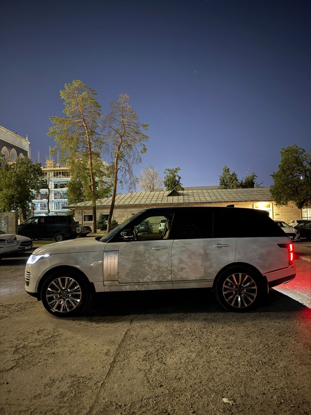 Land Rover Range Rover: 2019 г., 4.4 л, Автомат, Дизель, Внедорожник: фото 2