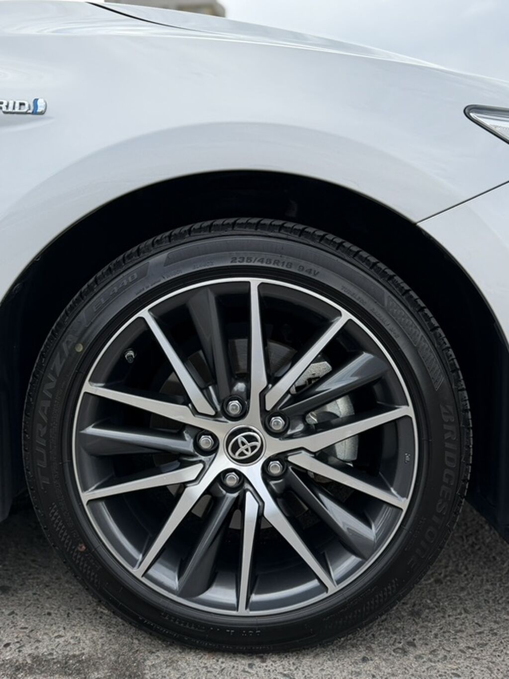 Toyota Camry: 2023 г., 2.5 л, Вариатор, Гибрид, Седан: фото 5