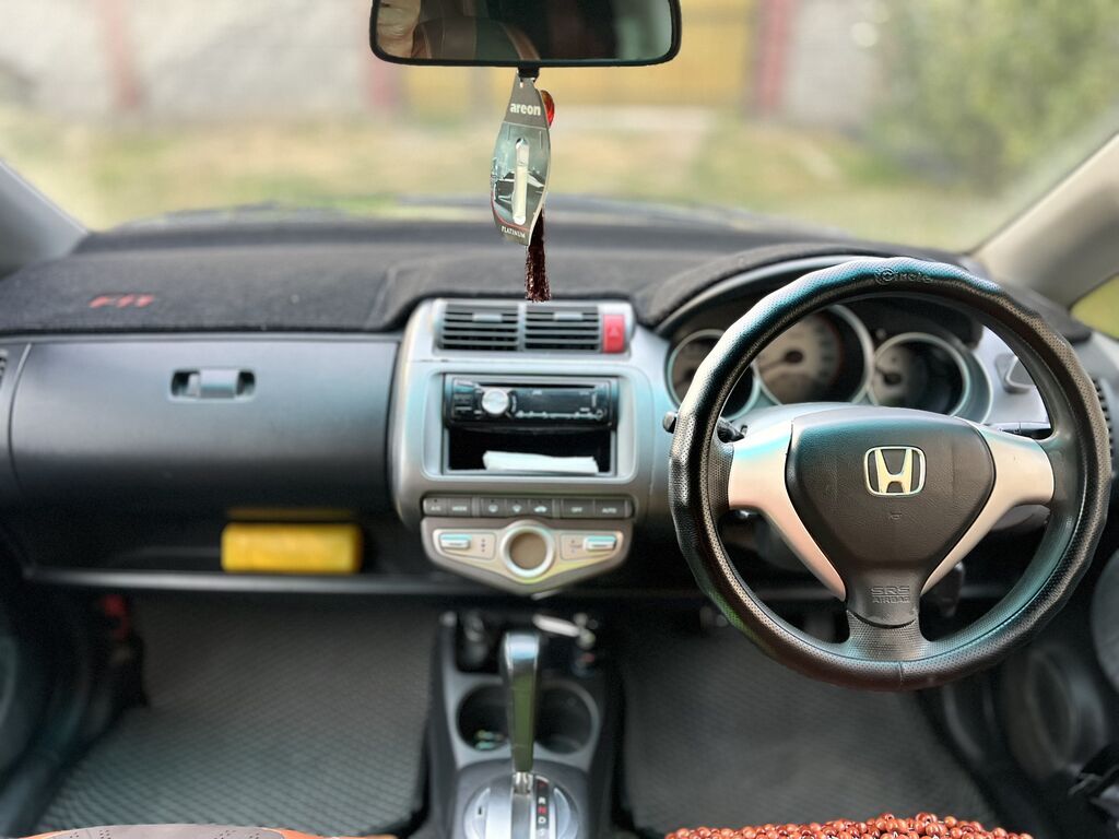 Honda Fit: 2004 г., 1.3 л, Вариатор, Бензин, Хэтчбэк: фото 8
